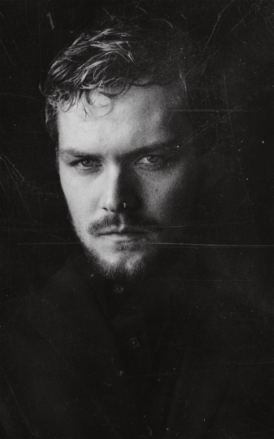 Finn Jones Buk20A3u_o