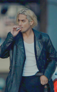 Avan Jogia VHoeW2Tj_o