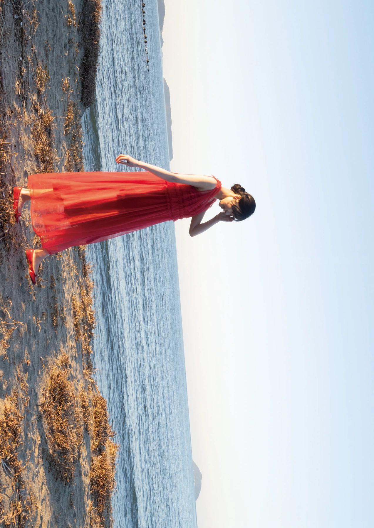 Kotoko Sasaki 佐々木琴子, 1st写真集 「明け方の夢」 Set.01(32)