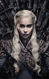 Emilia Clarke I7bK9Bh1_o