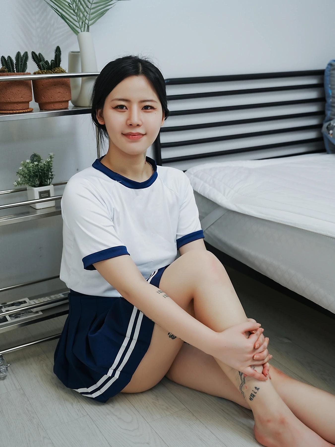 Choi Ri 최리, Photobook Vol.01 「Bloomers」 Set.01(39)