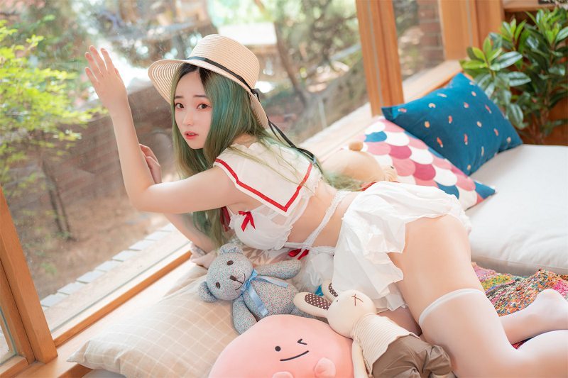 bambi jesuis 红领巾水手服写真(14)