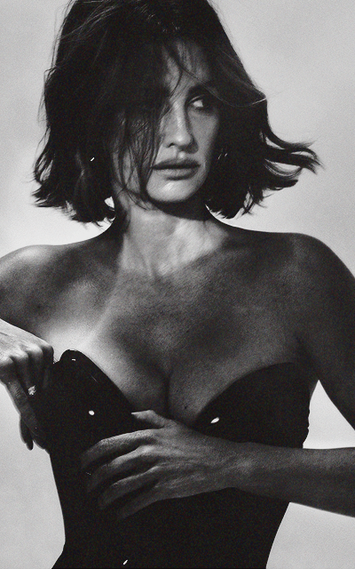 Penelope Cruz GYRBgYOh_o