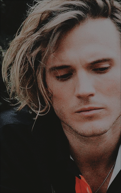 Dougie Poynter UDe4YVgd_o