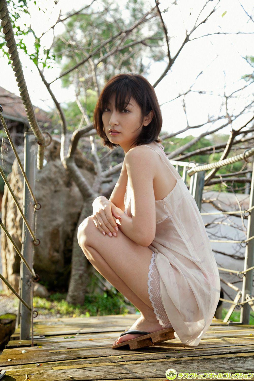 熊田曜子《ファンを魅了し続ける奇跡のクビレを堪能！》写真集 [DGC] NO.1248(51)