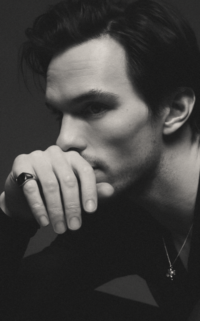 Nicholas Hoult HRaxtGci_o