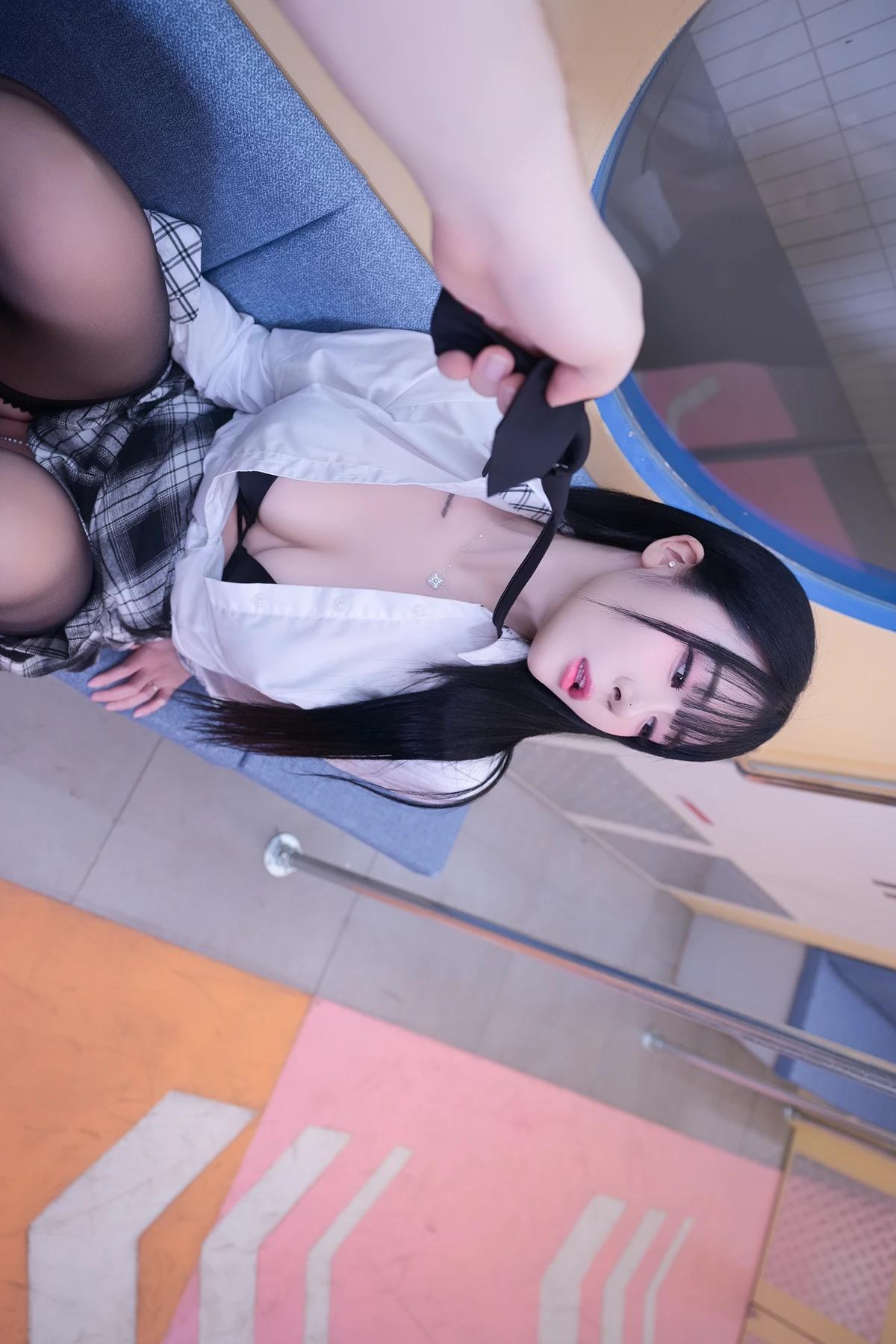 Jeong Bomi 정보미, PhotoBook 「Schoolgirl In The Subway」 Set.02(28)