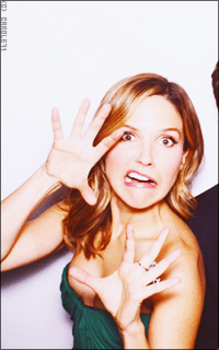 Sophia Bush FcvHAFTK_o