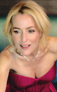 Gillian Anderson BBdicynY_o