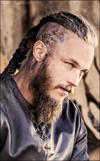 Travis Fimmel W5Vm00Ep_o