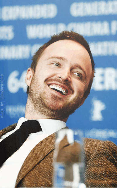 Aaron Paul EQIumwYO_o