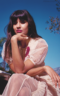 Jameela Jamil VbLXgPpx_o