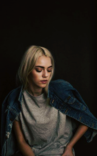 Pyper America Smith AdnXS7y1_o