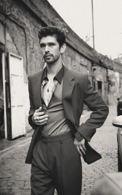 Ben Whishaw Df65Ujcd_o