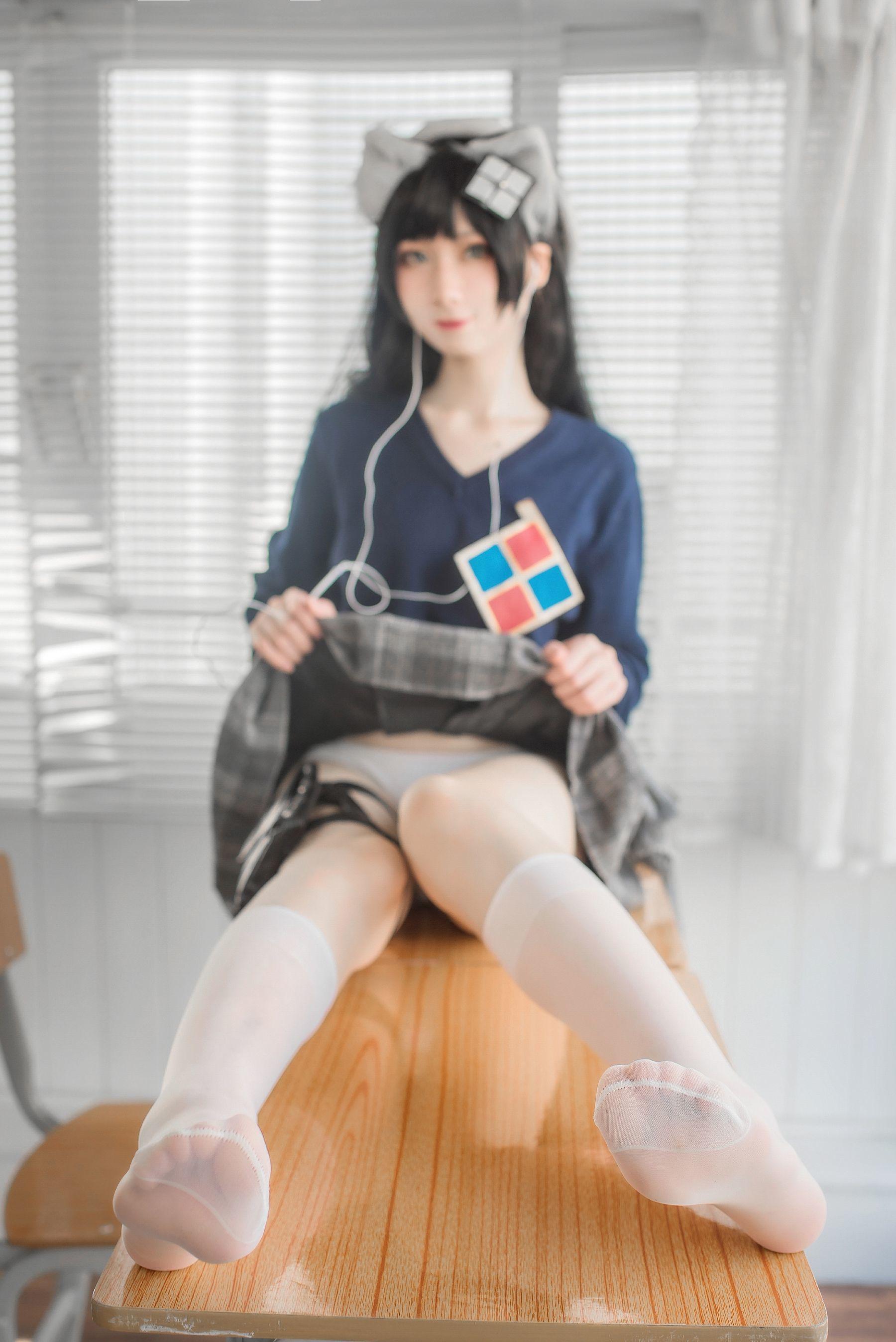 [网红COSER写真] izumi泉桃子 – 纯白毕业季(10)