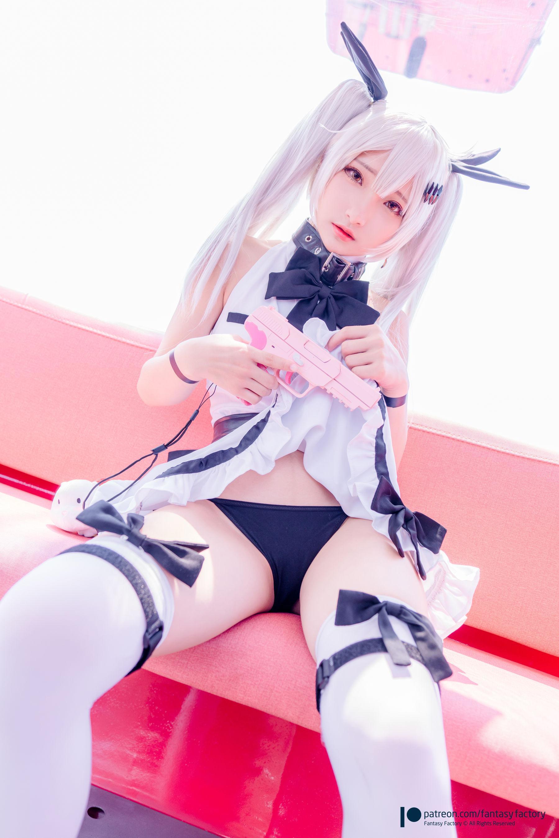 [Cosplay] 小丁 《Fantasy Factory》 黑白 薄纱 网袜 写真集(17)