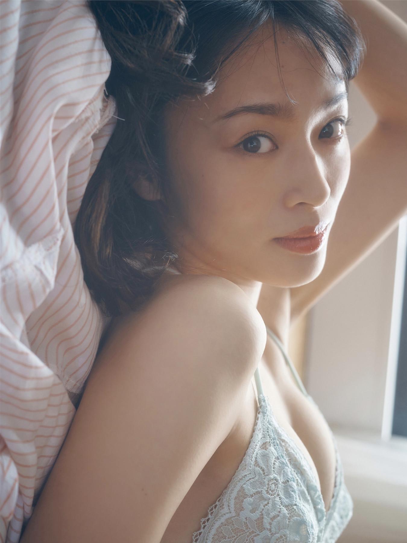 Misaki Jimbu 神部美咲, FLASHデジタル写真集 『ここだけの話 vol.1』 Set.01(33)