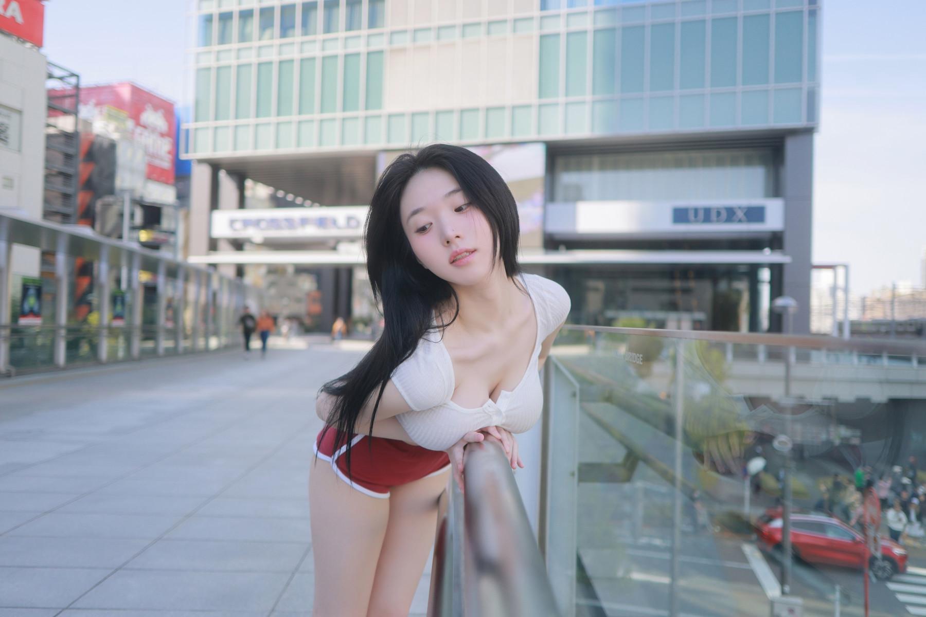 Yeon Woo 연우, Photobook “In Tokyo” Set.01(18)