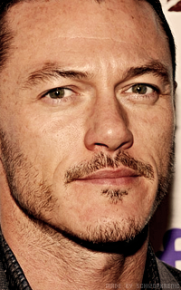 Luke Evans WpL7yr1L_o