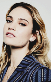 Lily James TeCHl96y_o