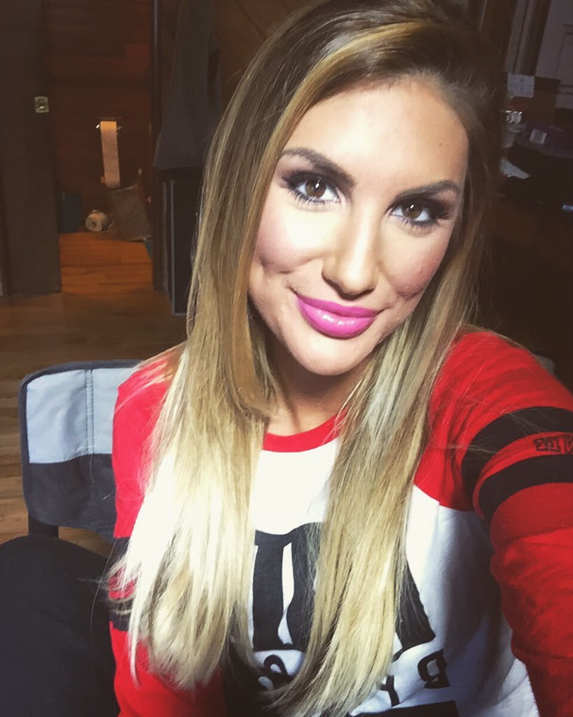 August Ames That Killed Herself After Being Bullied By SJW