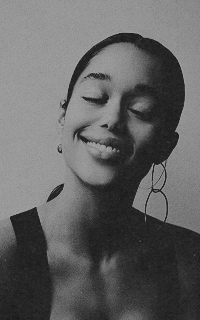 Laura Harrier PIPSiA5F_o