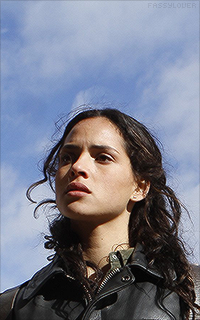 Adria Arjona QKHRqZpe_o