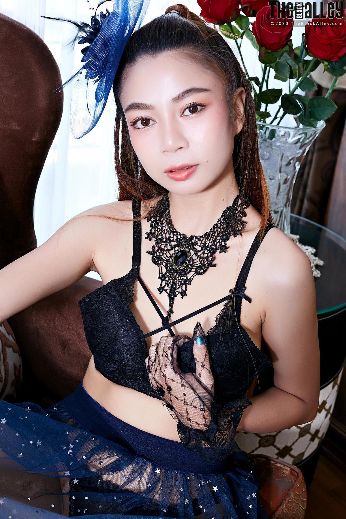 Juliet The Black Alley Photobook Set.24(5)