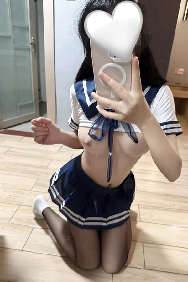 双马尾丰满萝莉鱼呼呼私拍尺度人体图集2
