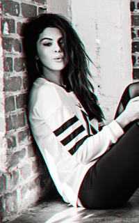 Selena Gomez R4sQPu7N_o