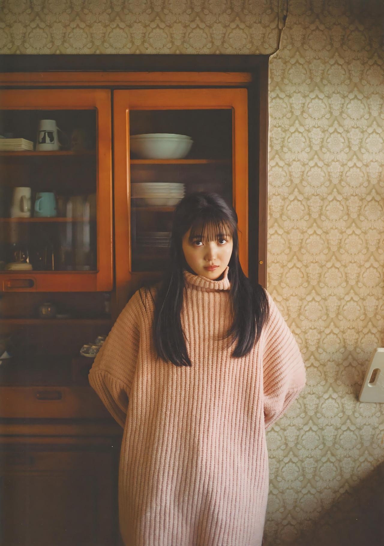 Shiori Kubo 久保史緒里, 1st写真集 [交差点] Set.03(37)