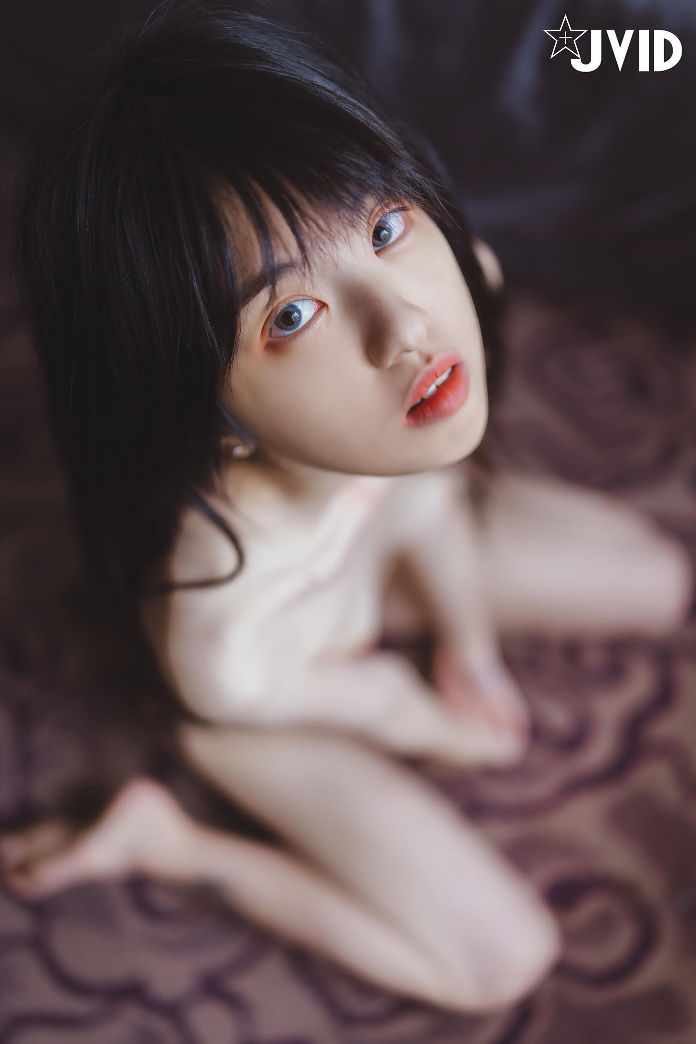 JVID 全裸無碼 18歲女高中生 缺錢全奉獻!!陪大家過好年~!! Set.02(35)