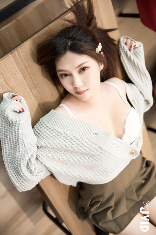 大眼美女斑比 - 上门服务被意外中出(23)