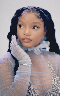 Halle Bailey DPFmV6uE_o