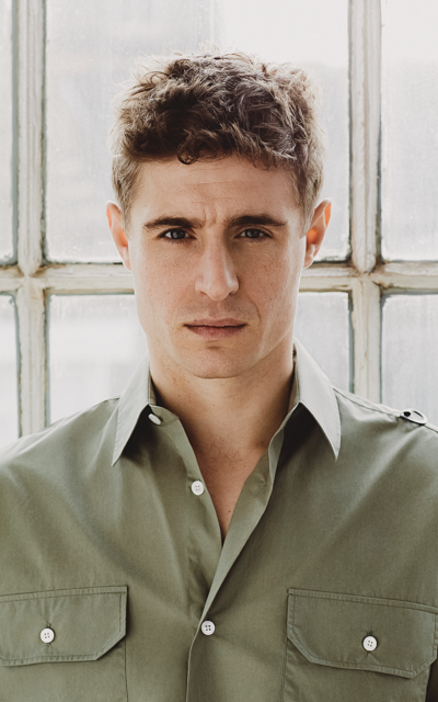 Max Irons GqO2hIpx_o