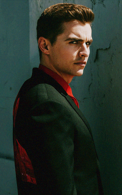 Dave Franco NGR1bpRp_o