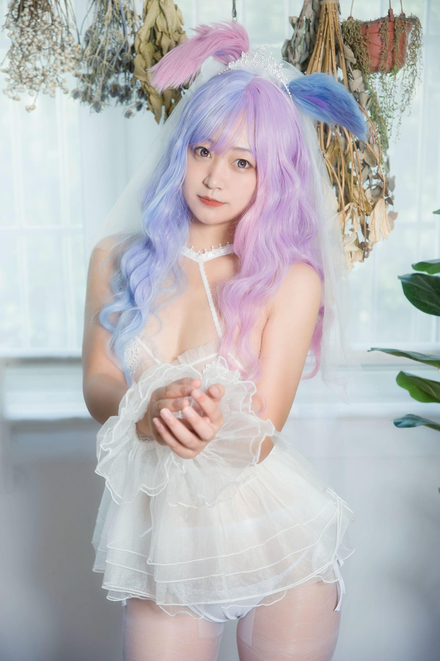 美女Coser大碗排面 《婚纱兔白丝婚纱》 写真集