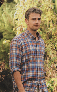 Theo James  IOZseRPE_o