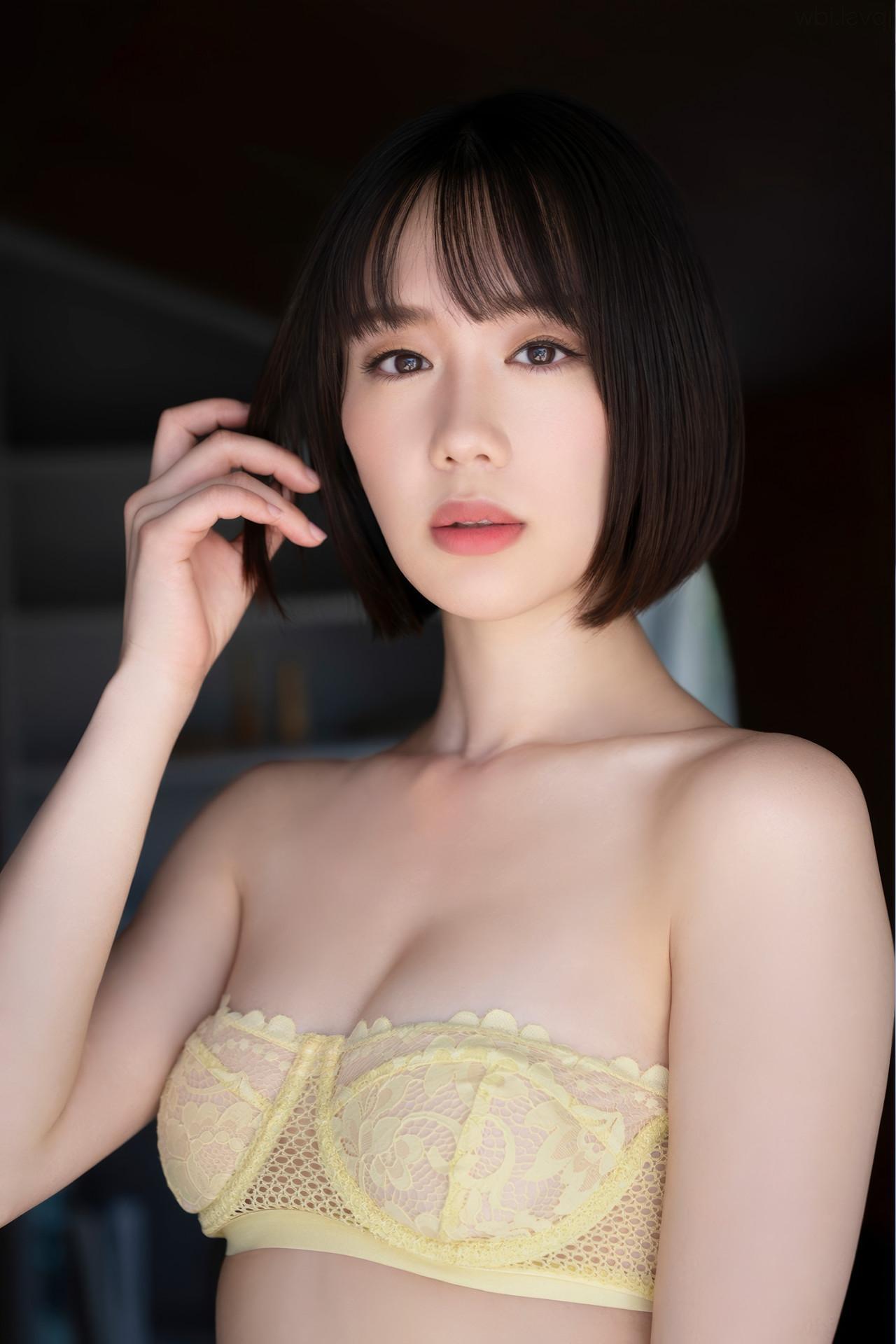 Yui Arata 新唯, FLASH フラッシュ アイドルワン ラウンドガールの艶美(13)