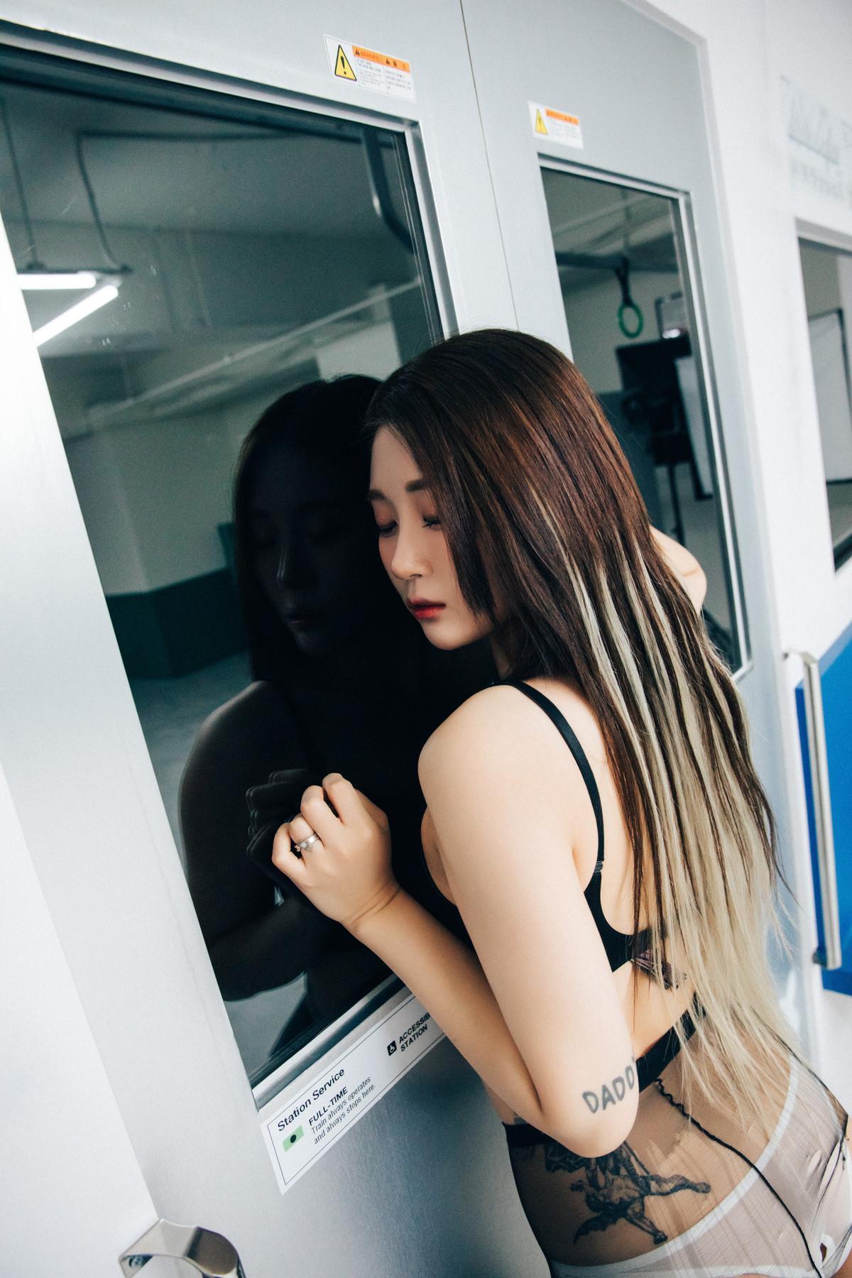 Jeong Bomi 정보미, [Loozy] Bondage Subway Set.01(48)