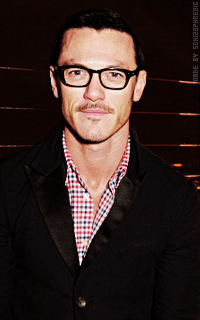 Luke Evans Eq25g0xf_o