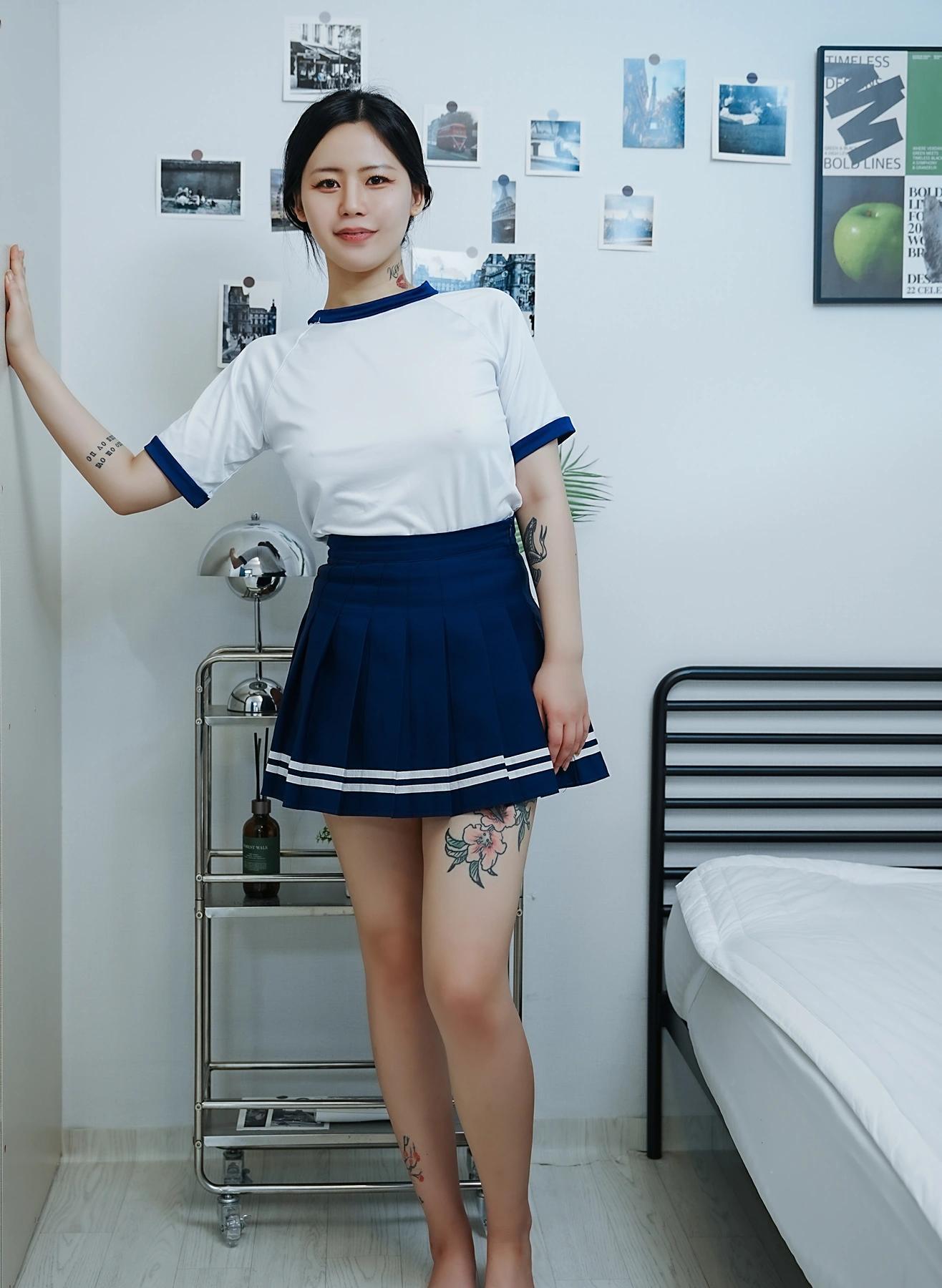 Choi Ri 최리, Photobook Vol.01 「Bloomers」 Set.01(23)