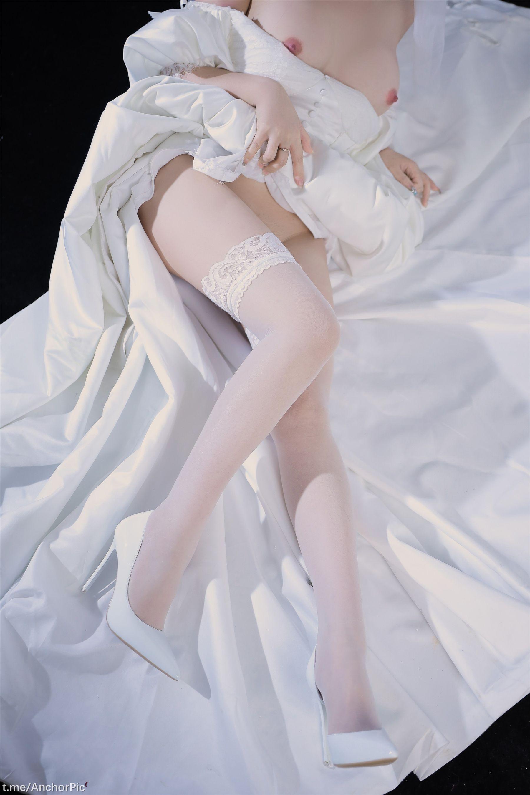 国模套图 桃暖酱《婚纱》(14)