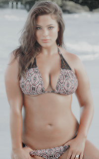 Ashley Graham G1y2sLqj_o