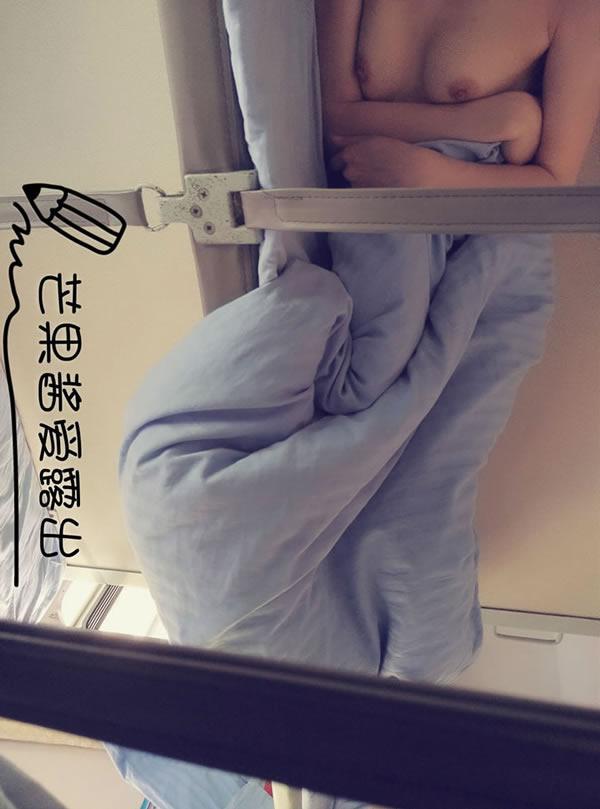 网络红人芒果酱-列车卧铺无圣光露出写真(25)