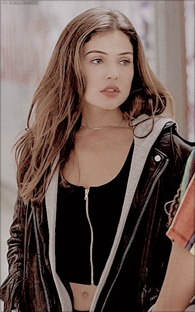 danielle campbell Uyw5ppzc_o