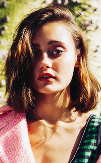 Ella Purnell  FiSQSLt5_o