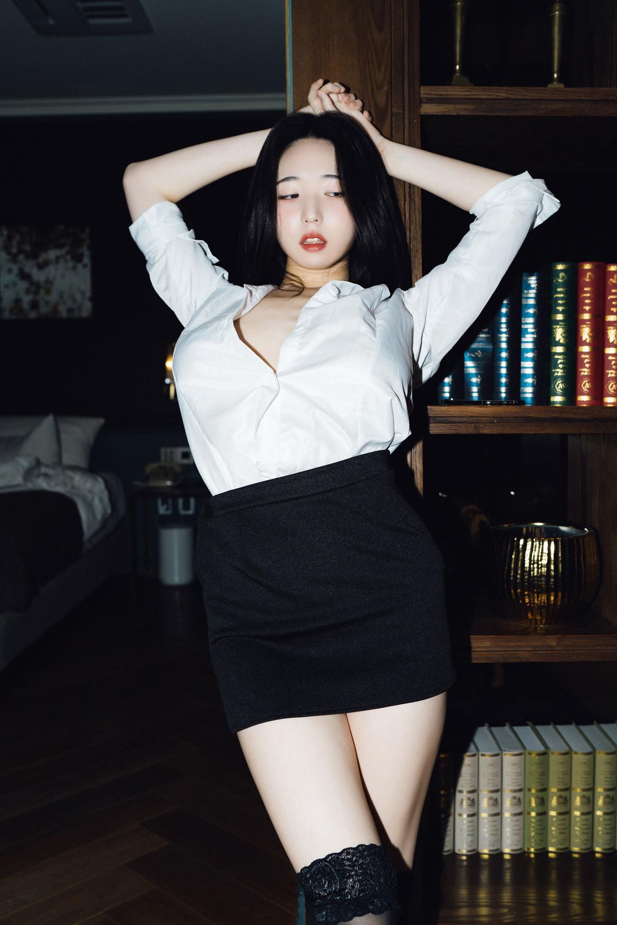 Yeon Woo 연우, [Moon Night Snap] Last Night Vol.2 – Set.02(17)