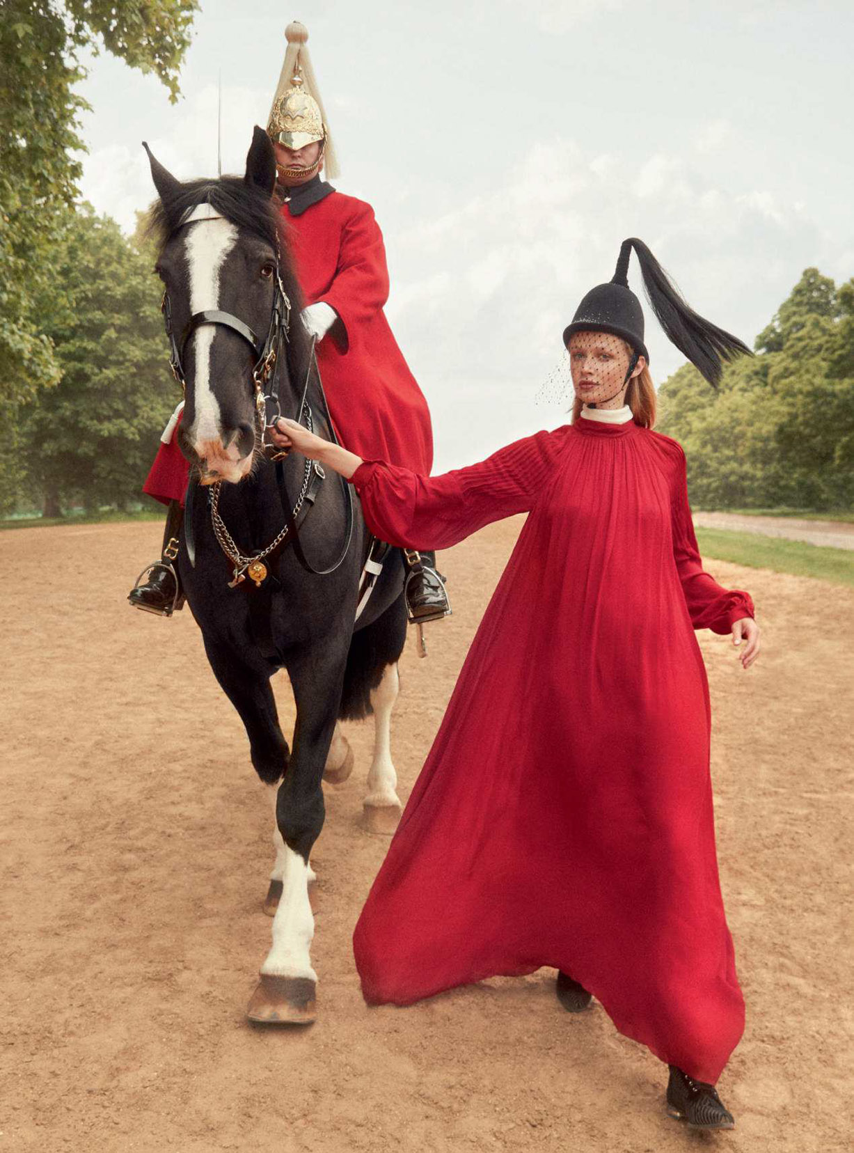 Королевская инспекция караула / For Queen and Country - Anna Lund by Richard Phibbs / Harpers Bazaar UK september 2018 Королевская инспекция караула / For Queen and Country - Anna Lund by Richard Phibbs / Harpers Bazaar UK september 2018