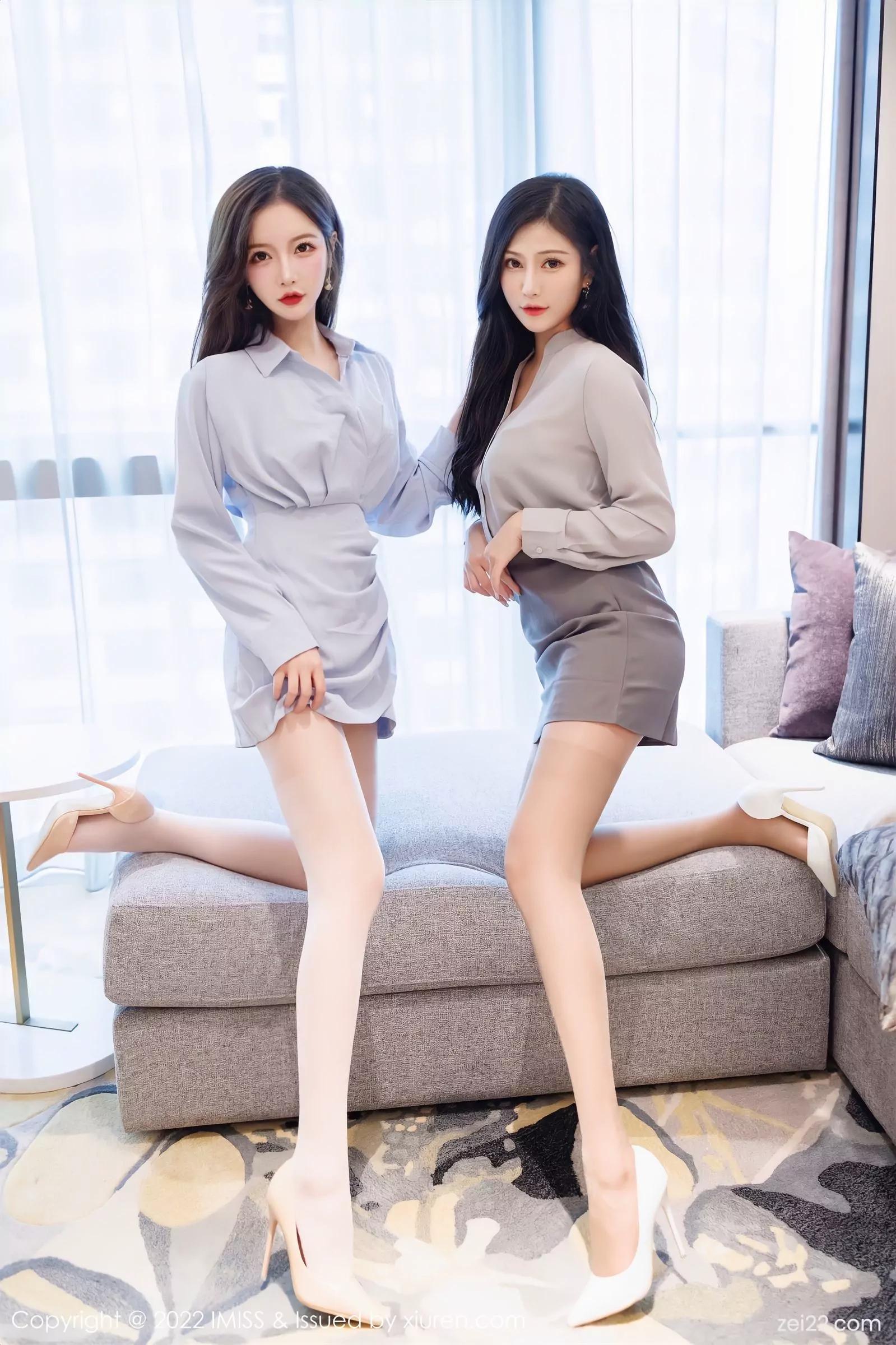[IMISS爱蜜社] Vol.652 Lavinia肉肉与LindaLinda 白丝与原色丝袜组合OL系列(49)